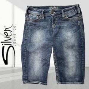 SILVER JEANS Suki Bermuda Length Denim Jean Shorts NWOT